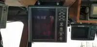 قارب مزدوج الهيكل للبيع