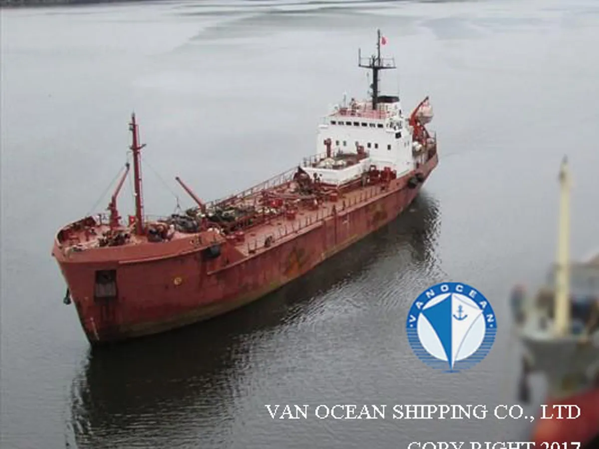 ناقلة نفط / مواد كيميائية للبيع
