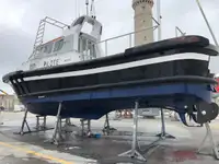 قارب طيار للبيع