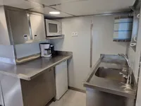 قوارب العمل للبيع