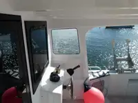 قوارب العمل للبيع