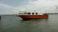 قارب طاقم للبيع