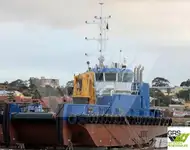 قوارب العمل للبيع