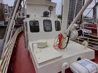 قارب طيار للبيع