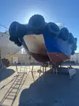 قوارب العمل للبيع