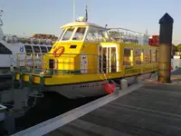 سفينة عبّارة للبيع