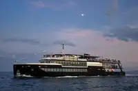 سفينة سياحية/عبّارة للبيع