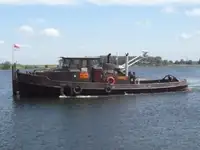 زورق السحب للبيع