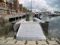 سفينة شحن للبيع