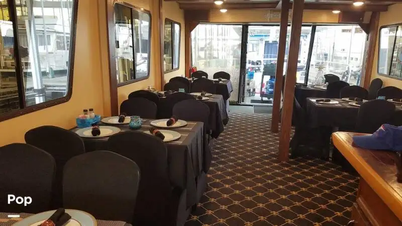 سفينة عبّارة للبيع