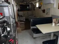 سفينة بحثية للبيع