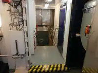 سفينة حاويات للبيع