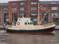قارب طيار للبيع