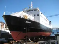 سفينة نقل بضائع بالمركبات (Ro-Ro) للبيع