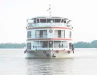 سفينة سياحية للبيع