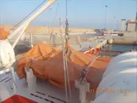 قارب طاقم للبيع