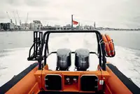 قارب مطاطي صلب للبيع
