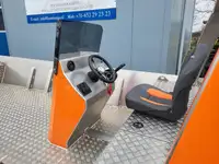قوارب العمل للبيع