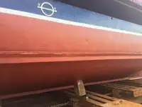 قوارب العمل للبيع