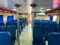 قارب طاقم للبيع