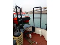 قوارب العمل للبيع