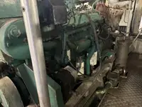قارب طيار للبيع