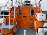 قارب نجاة للبيع