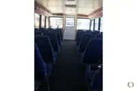 قارب مزدوج الهيكل للبيع