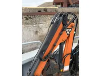 قوارب العمل للبيع