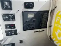 قوارب العمل للبيع
