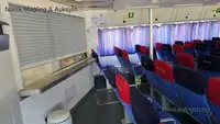 قارب مزدوج الهيكل للبيع