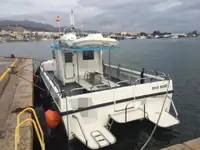 قوارب العمل للبيع