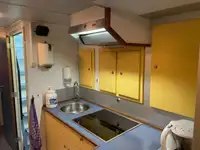 زورق دورية للبيع