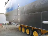 قوارب العمل للبيع