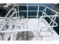 قارب طاقم للبيع