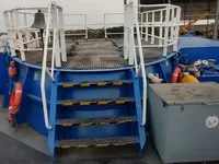 قارب طاقم للبيع