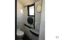 قارب مزدوج الهيكل للبيع