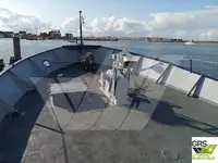 قوارب العمل للبيع