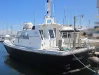 قارب طيار للبيع