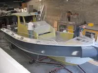 زورق دورية للبيع