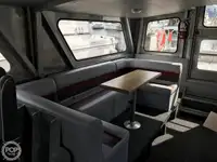 قارب طاقم للبيع