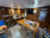 سفينة حاويات للبيع