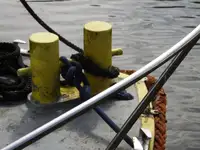 قوارب العمل للبيع