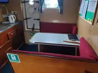 قوارب العمل للبيع