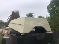 قوارب العمل للبيع
