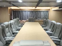 قارب مزدوج الهيكل للبيع