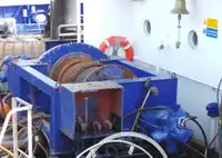 قوارب العمل للبيع