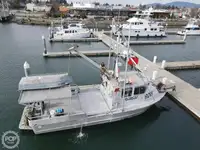قارب نجاة للبيع