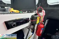 قوارب العمل للبيع