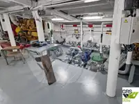 سفينة نقل بضائع بالمركبات (Ro-Ro) للبيع